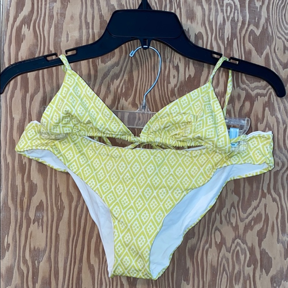 String Bikini - image 1